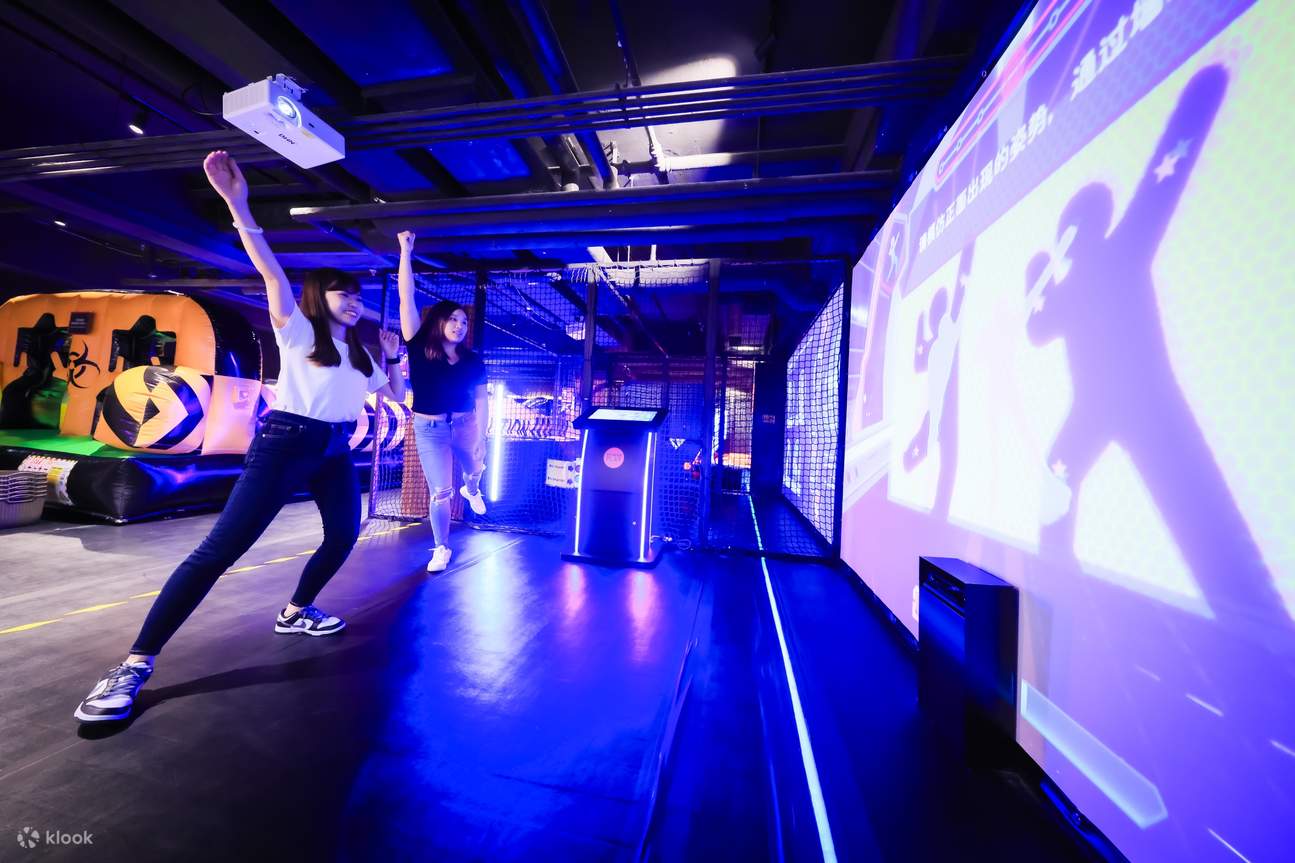PowerPlay Arena - 极速飘移体验 | 全港首创踩阶砖 |  团建派对游戏任玩|室内竞技游戏中心|荔枝角